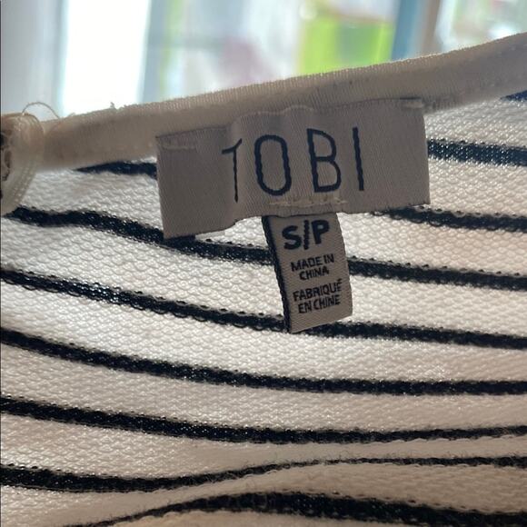 Tobi Black and White Sheath Mini Dress with Square Neck - Picture 2 of 5